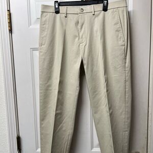 Men’s Haggar iron free straight fit khakis. 36x30 worn once
